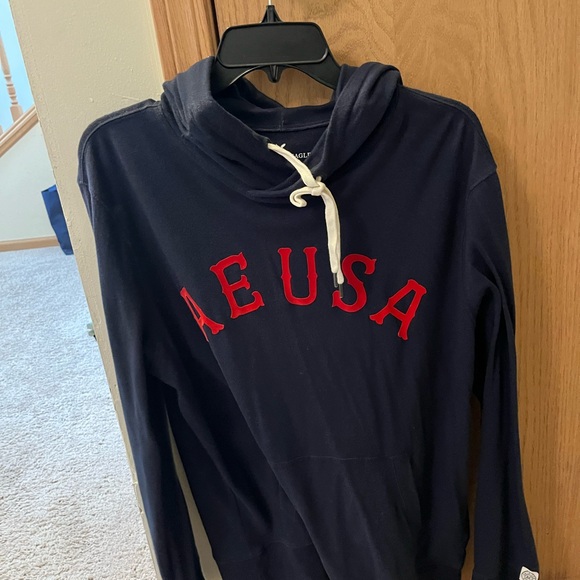 American Eagle sweater - Picture 2 of 2